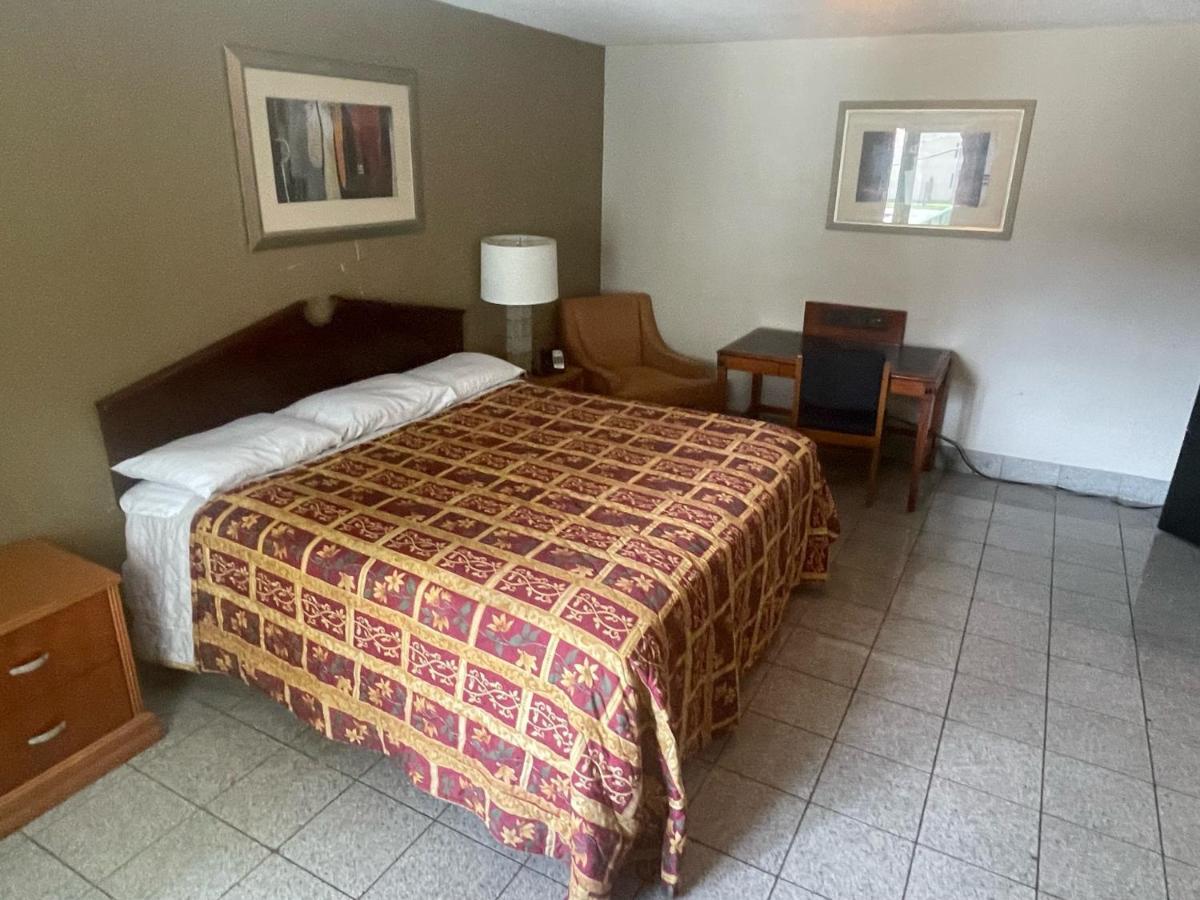 Budgetel Inn&Suites - Louisville-Jefferson County Extérieur photo