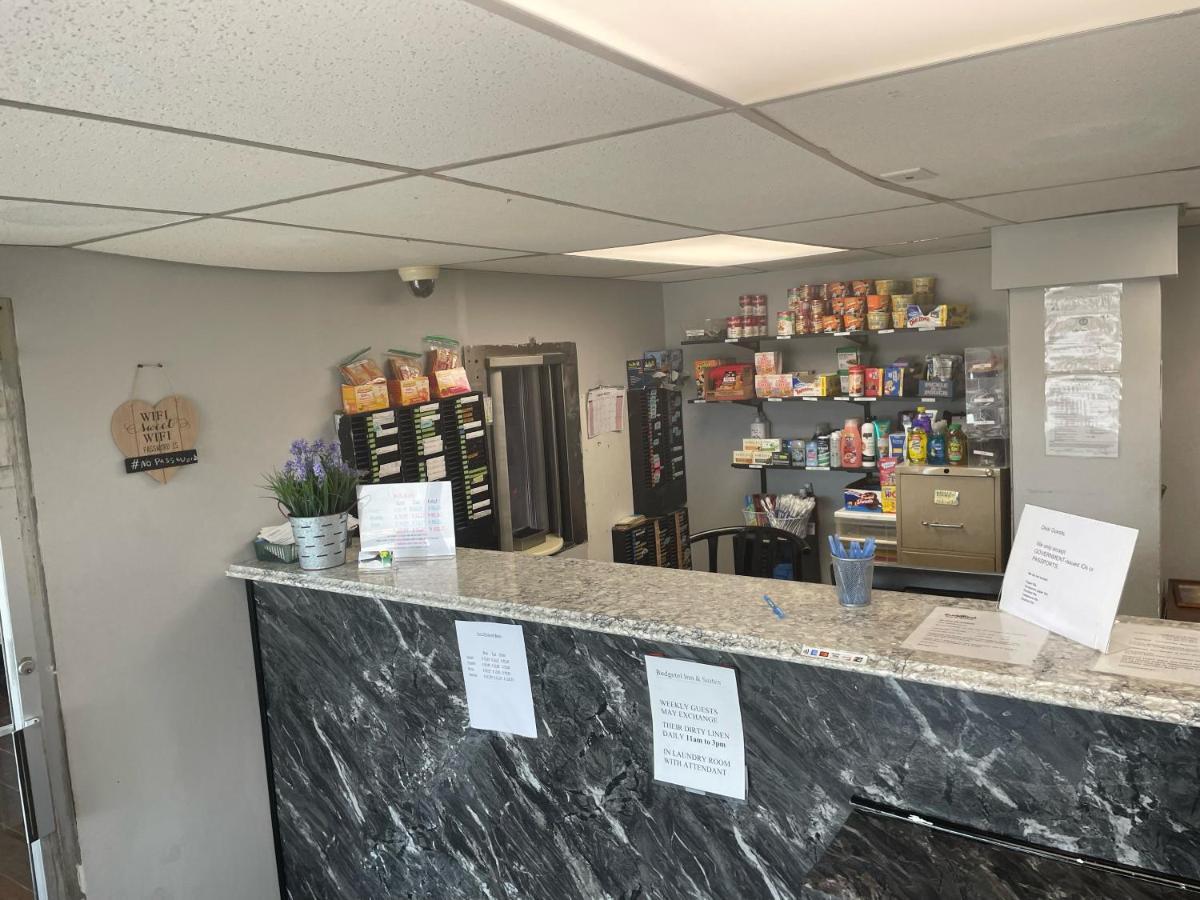 Budgetel Inn&Suites - Louisville-Jefferson County Extérieur photo